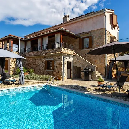 Feriehus Stunning In With Outdoor Swimming Pool