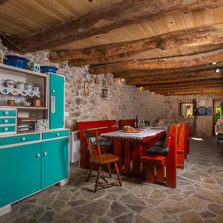 Amazing In Ferienhaus Polje (Krk)